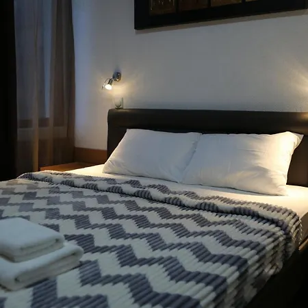 Moment Hotel 2*