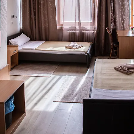 Ξενοδοχείο Moment 2*