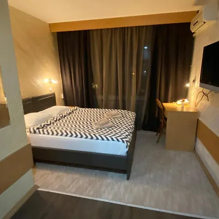 Hotel Moment 2*